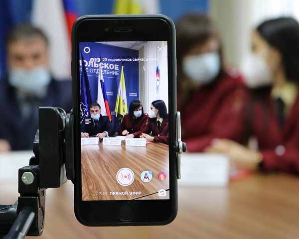 Представители «Роспотребнадзора» и крупного сетевого магазина ответили на вопросы зрителей