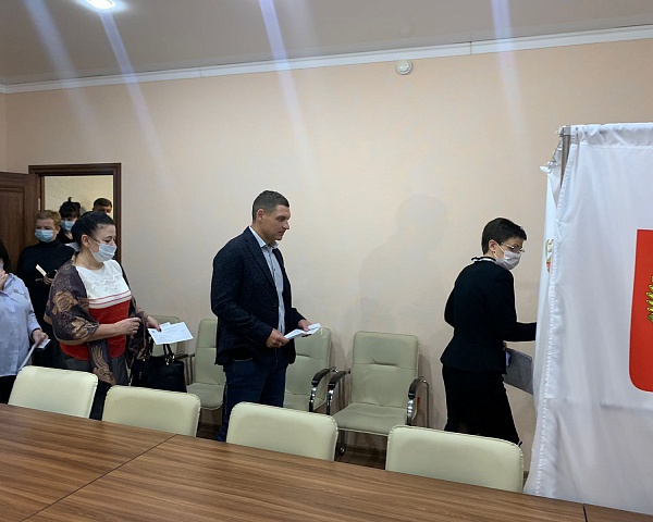 В Шпаковском муниципальном округе прошла XXXIX Конференция Шпаковского местного отделения партии "ЕДИНАЯ РОССИЯ"