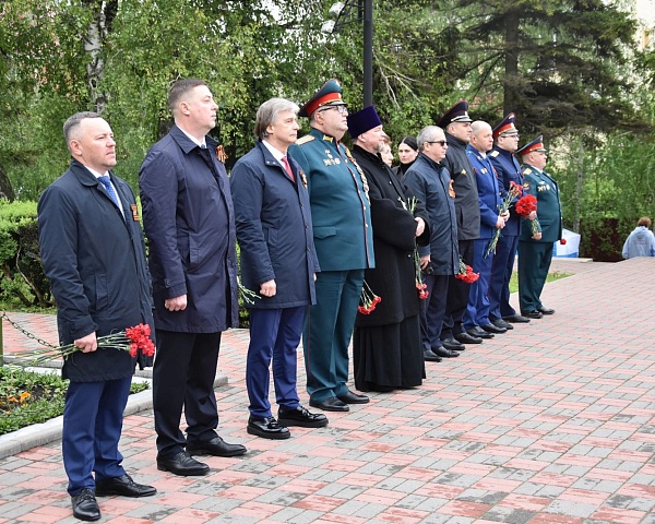 Депутаты Думы Шпаковского округа почтили память участников Великой Отчественной Войны
