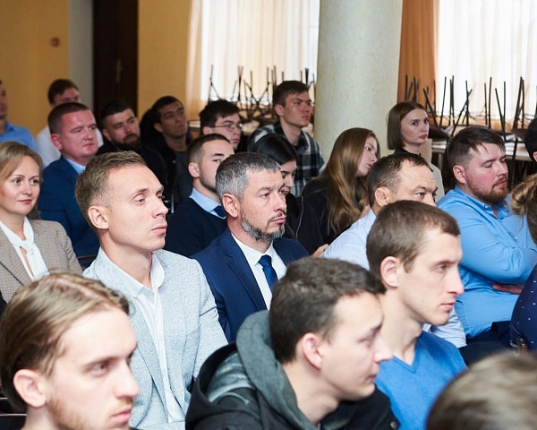 Молодые депутаты Думы Шпаковского округа приняли участие в семинаре образовательно-просветительского проекта «Школа парламентаризма Ставропольского края»