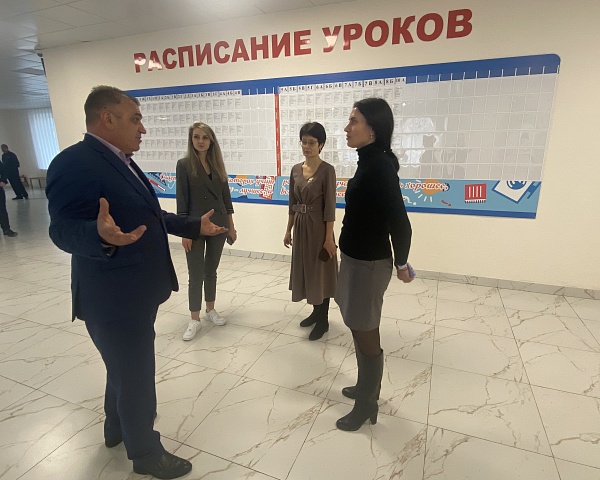 В Шпаковском округе «партийный десант» провёл мониторинг объекта Народной программы «Единой России».